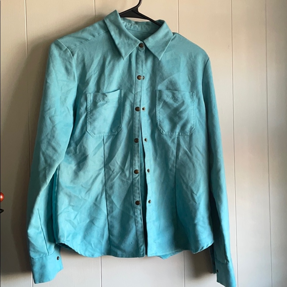 Jones wear sport button down